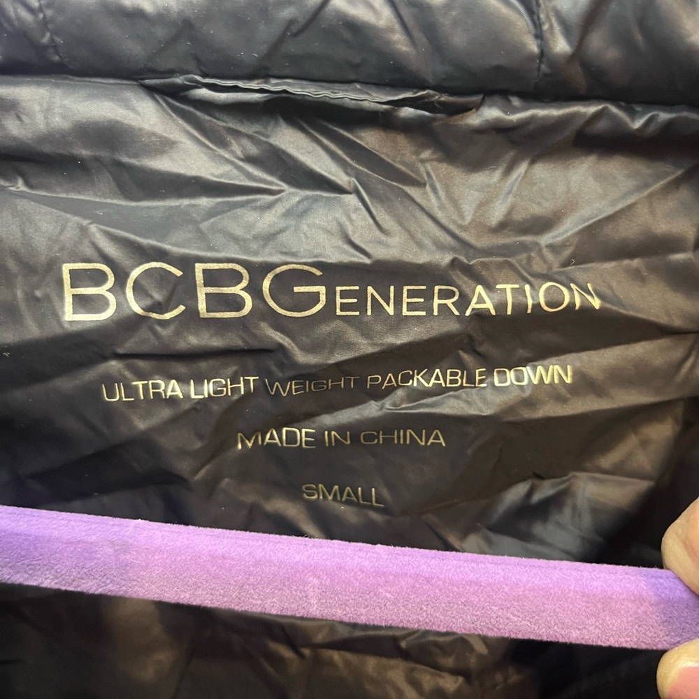 Bcbgeneration Ultra Light Weight Black Packable D… - image 4